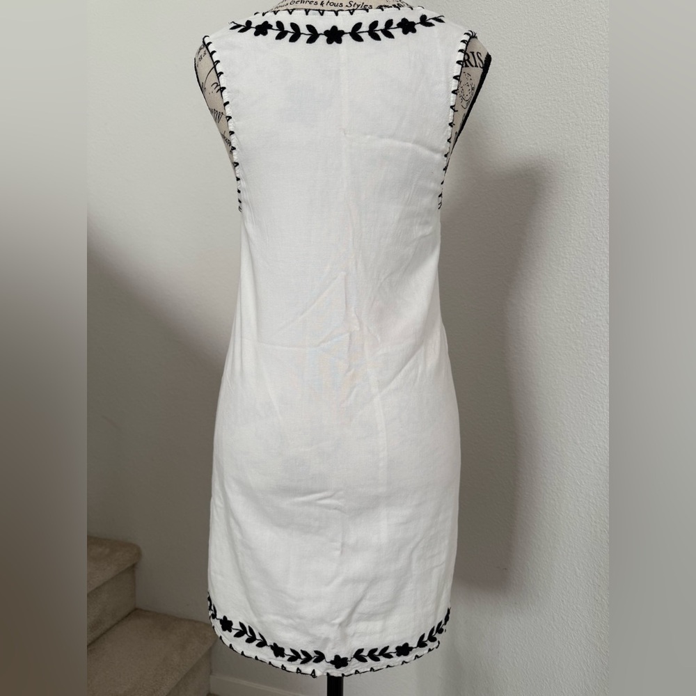 Urban Outfitters White Dress with Black Details - Picture 2 of 4